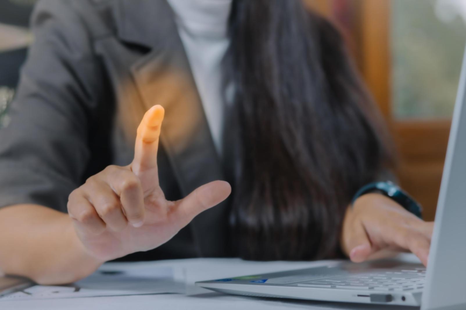 فريق كوينتريكس يعمل على تطوير استراتيجيات تخطيط الألعاب المحمولة